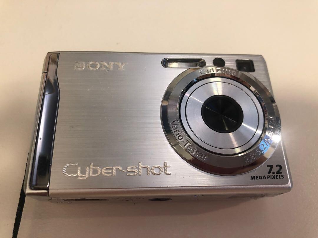 Sony Cyber-shot DSC-W80 Digital Camera 7.2 MP 3x Optical Zoom