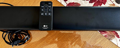 LG SK1 Soundbar 2.0 40W Bluetooth Schwarz mit Fernbedienung, TOSLINK/3,5mm