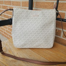 Michael Kors Jet Set Large Messenger Bag Vanilla