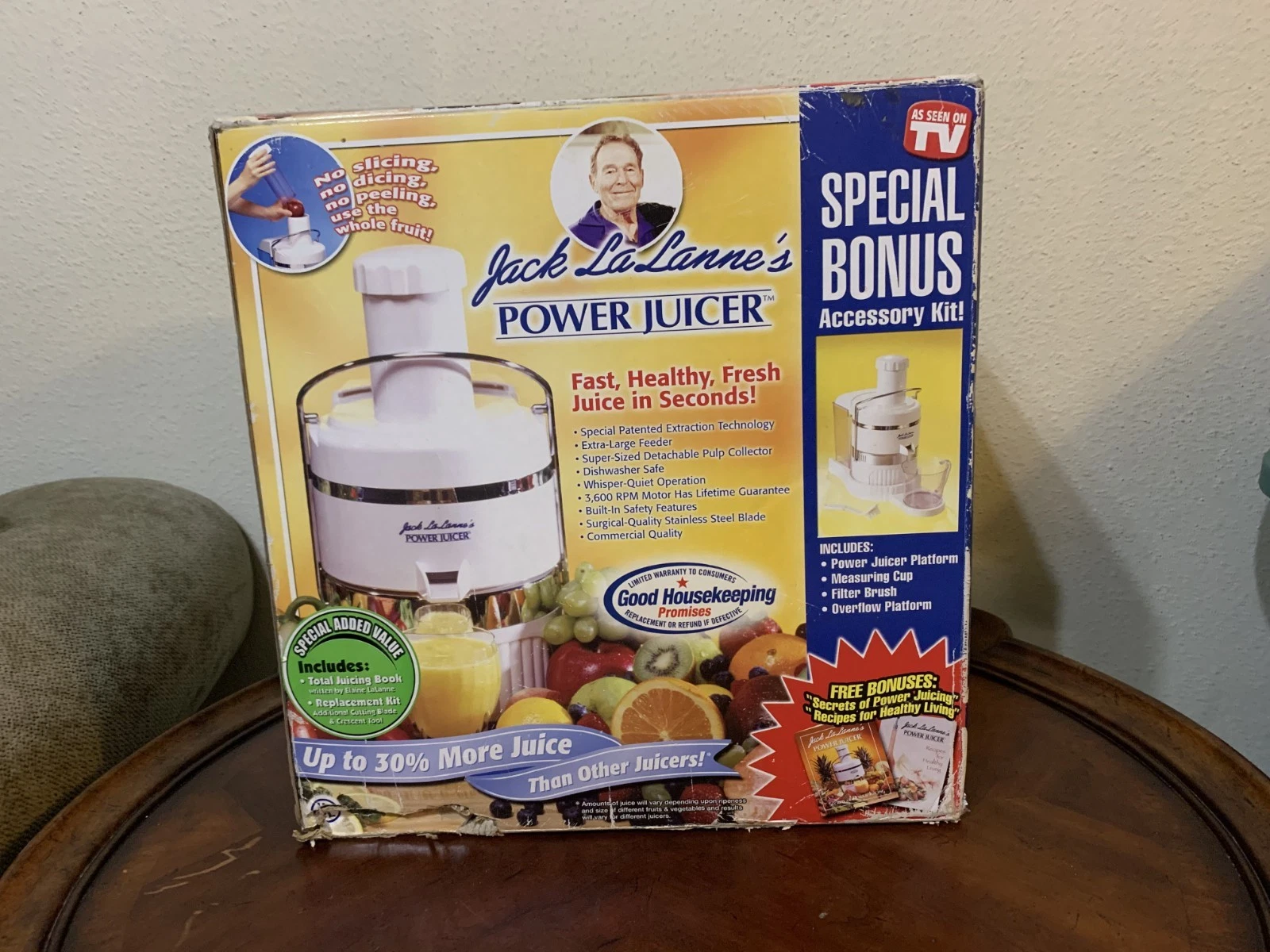 Jack LaLanne Power Centrifugal Juicer W/Bonus Accessory Kit WB