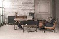 LuxuriöSes BüRo-Set Designer Cheftisch Edler Sideboard Sessel Tisch