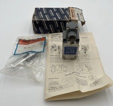 Honeywell Micro Switch 1LS3 Precision Limit Switch & Roller Lever PLUNGER LSZ52C