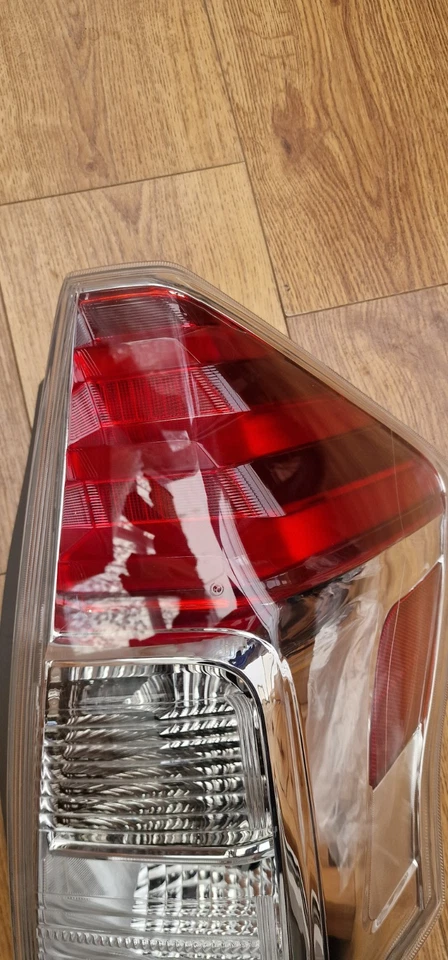 TOYOTA PRIUS + PLUS REAR LIGHT BRAKE LAMP DRIVER SIDE RIGHT  2013 -2021(IMPORT) - Image 2 of 4