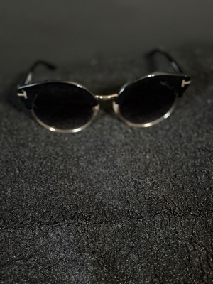 Tom Ford TF608 Round Sunglasses Black Frame Black Tinted  display picture 1