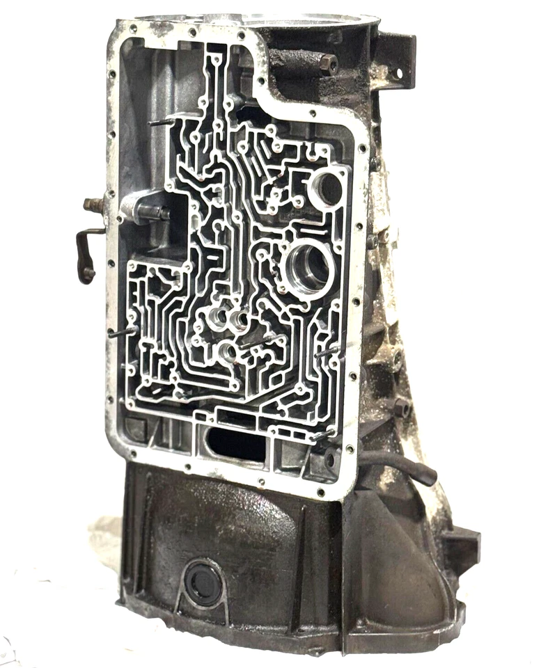 1990 E40D RWD GAS SB - TRANS BODY HOUSING - MATED TO 90 F250 351W - Image 3 of 4