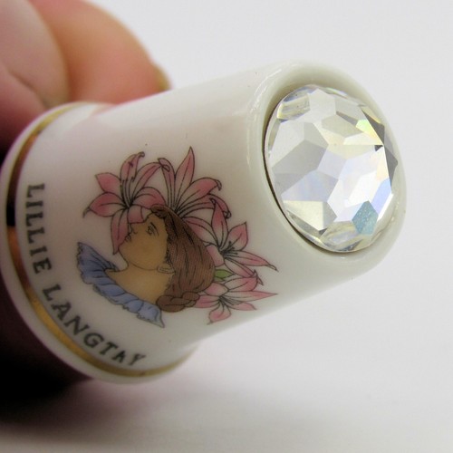 COLLECTABLE THIMBLE LILLIE LANGTRY WITH SWAROVSKI TOP - Picture 4 of 5