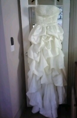 Cremefarbenes Brautkleid wunderschön Rüschen gerafft Perlen Schnürung hinten trägerlos 10