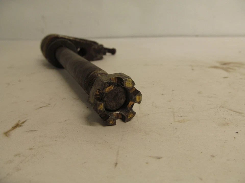 1976 YAMAHA DT 400 REAR WHEEL AXLE - Image 3 of 4