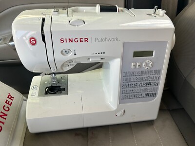White Singer Patchwork 7285 sewing machine/lightly used/missing power cord