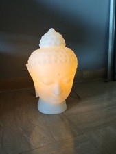 Lampe de table bouddha debout Abbott 21 po en résine avec abat-jour