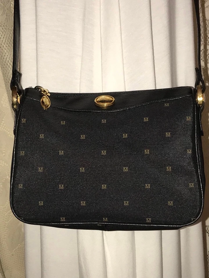 Bandolera/bolso de hombro Monet vintage de cuero negro con monograma como nuevo Foto 2 de 4