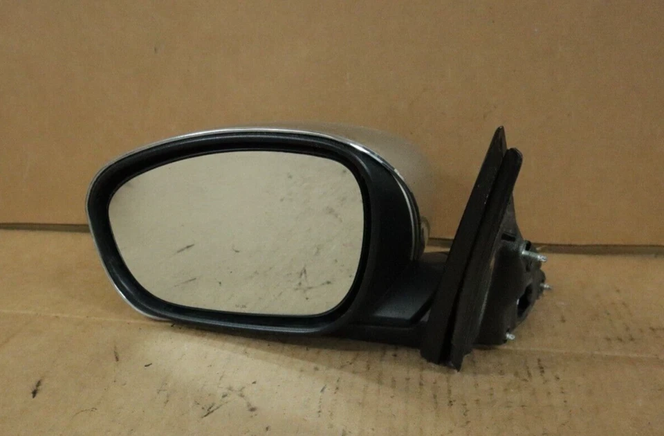 2006 2007 2008 Dodge Magnum Left Driver Side View Mirror OEM E11015628 - Image 2 of 4