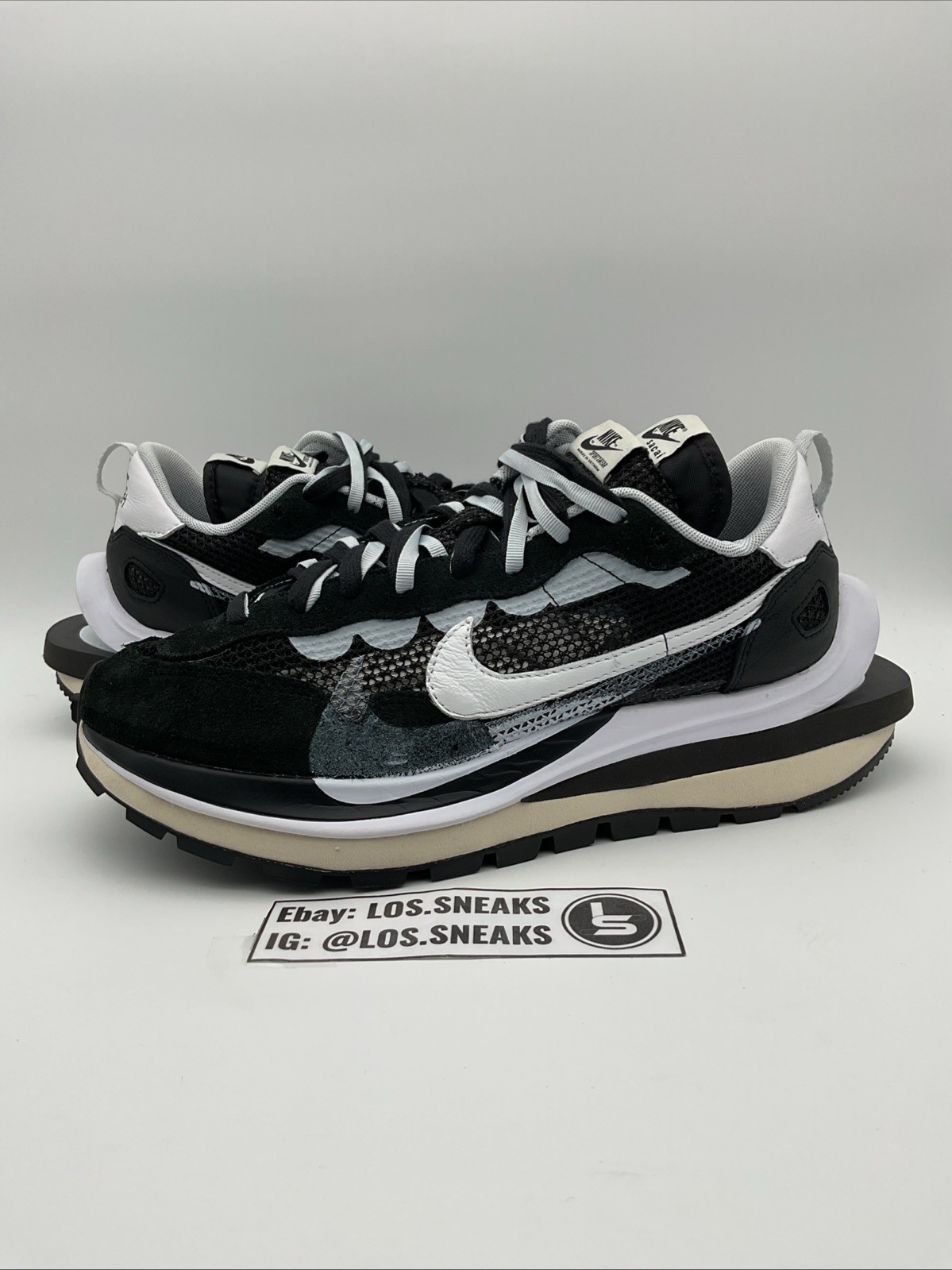 SACAI X NIKE Taglia 10 5 Nike sacai x VaporWaffle Nero Bianco (CV1363 001)