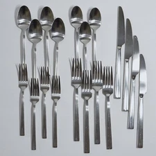 Oneida REVERSO 19-ct Flatware Four Place Settings *Missing One Teaspoon* Forged