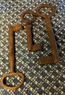 Antique Vintage Hand Forged Wrought Iron Large Barrel Keys, Lot of (3). — photo 7