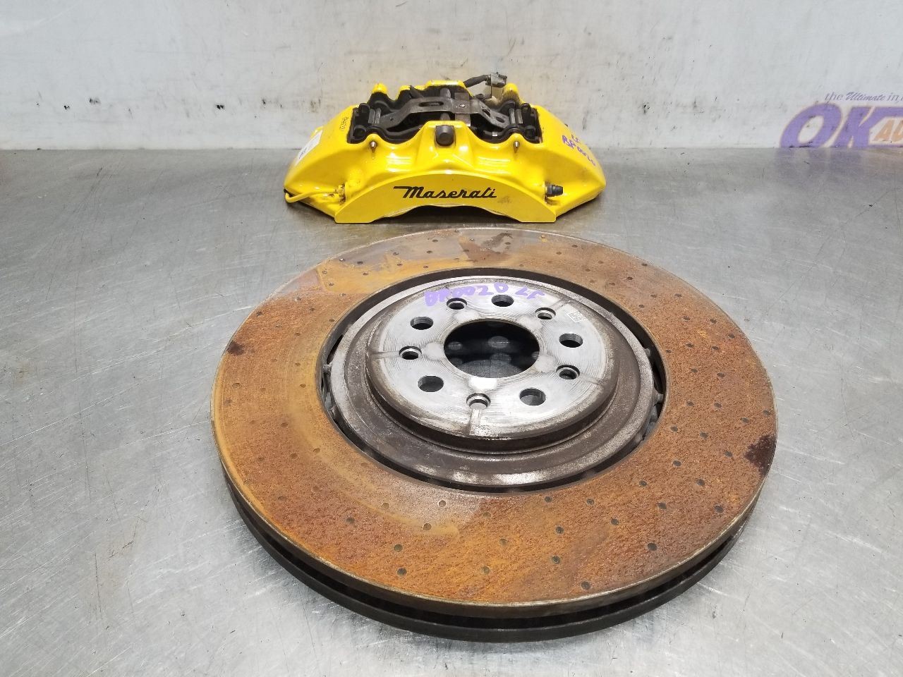 Maserati Levante 2022-2022 FRONT+LEFT Brake caliper