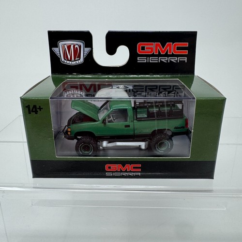 M2 Machines Auto-Haulers Release 75 1998 GMC Sierra 1500 4x4