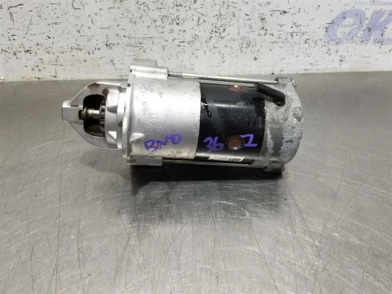 Chevy Camaro 20 2020 motor de arranque de 2,0 L  Foto 2 de 4