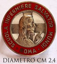 3007) Distintivo Scuola Infermiere Salvator Mundi Roma 1950 circa