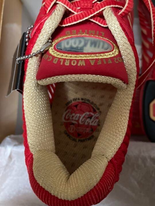 2002 年国际足联日本/韩国世界杯阿迪达斯×可口可乐运动鞋不出售