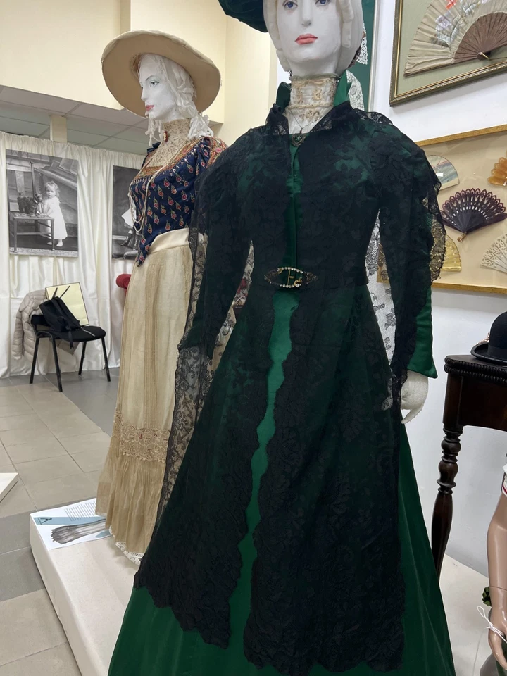 Xale preto antigo. Europa, 1900–1920. - Imagem 2 de 4