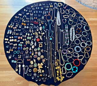 Vintage estate jewelry lot – more than 250 pieces / 9 lbs