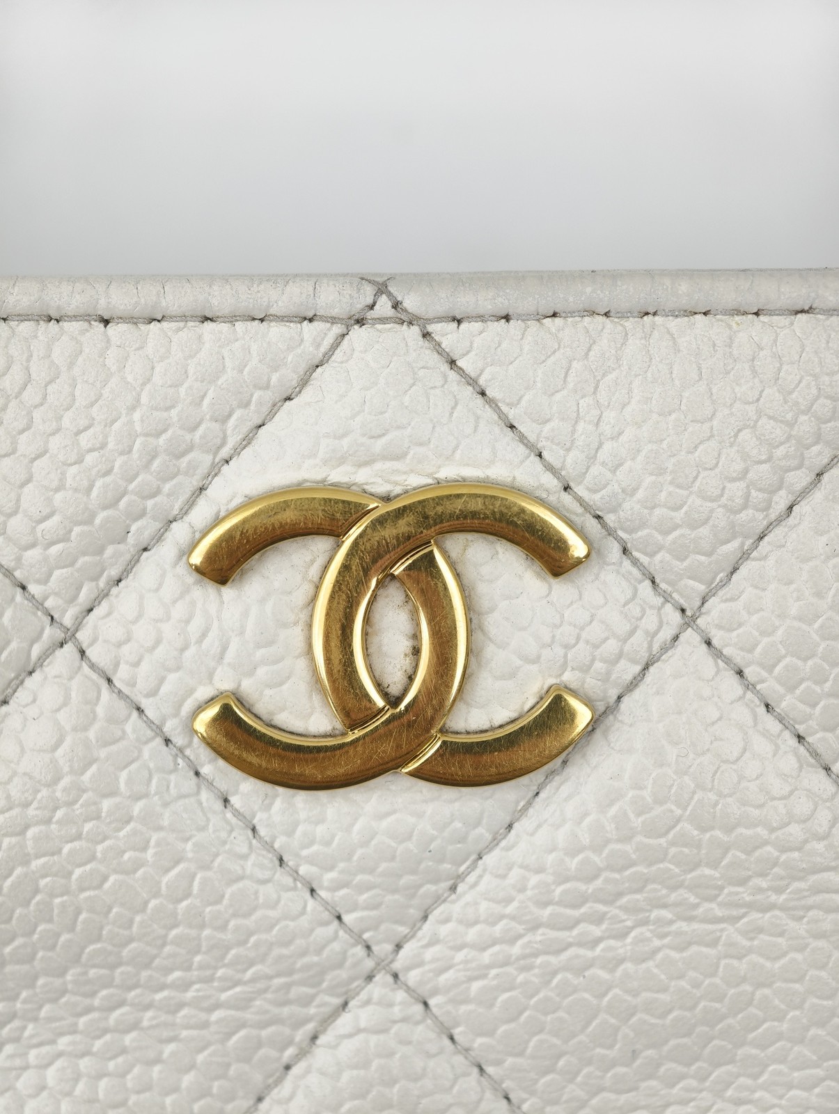 Vintage Chanel White Caviar Quilted Tote Shoulder Bag Gold CC Hardware Authentic — image 6
