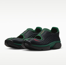 NIKE Women's Rift 2 IQ8006-002 Black Team Dark Green Fire Red