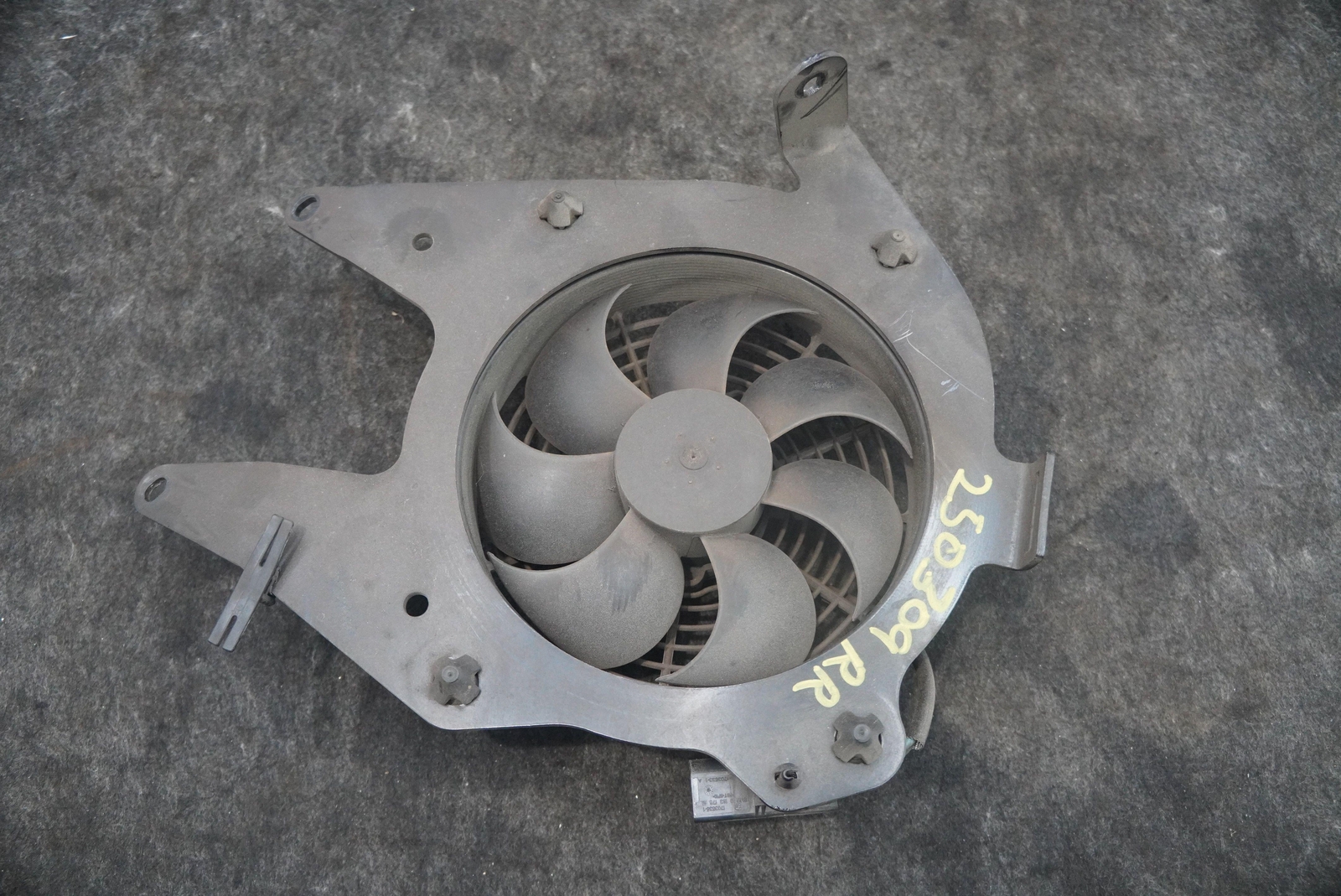 Rear Trunk Auxiliary Engine Cooling Fan Motor 17427639680 OEM BMW i8 2014-20