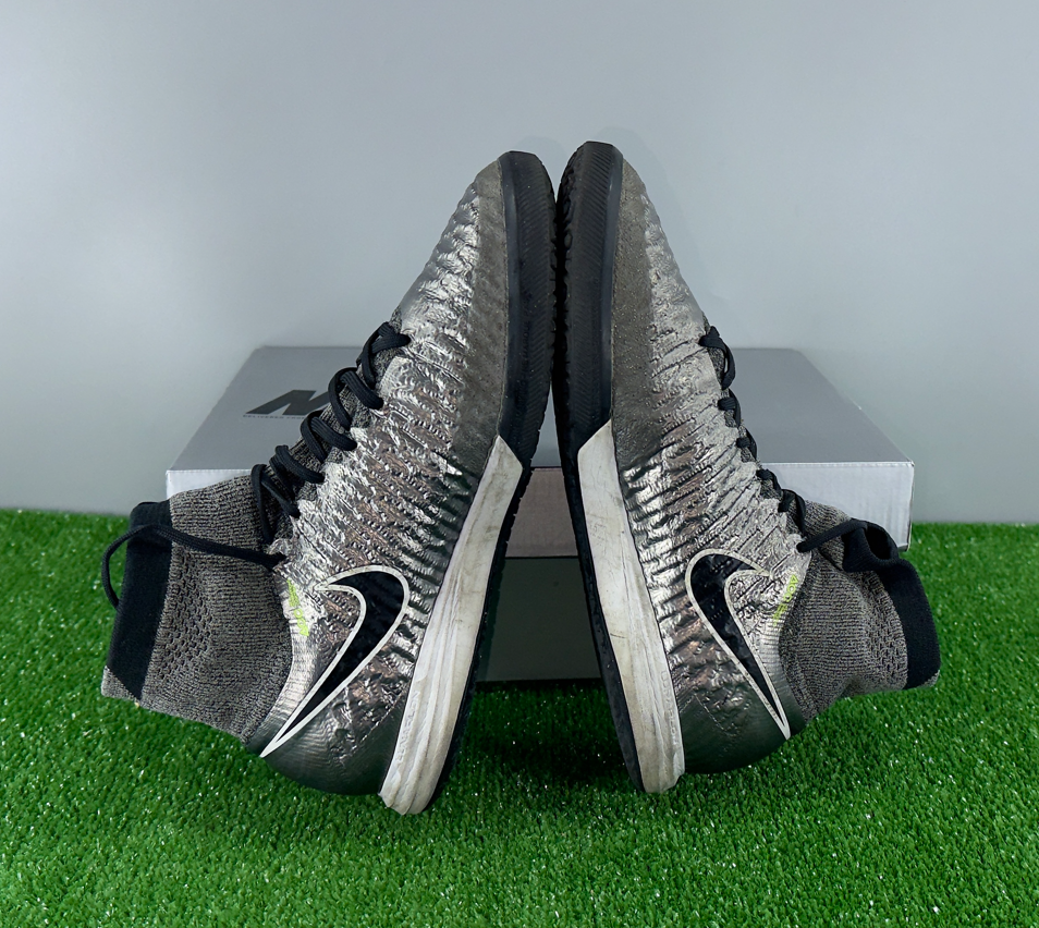 Nike MagistaX Proximo IC 718358-010 ACC US7.5 UK6.5 Grey boots