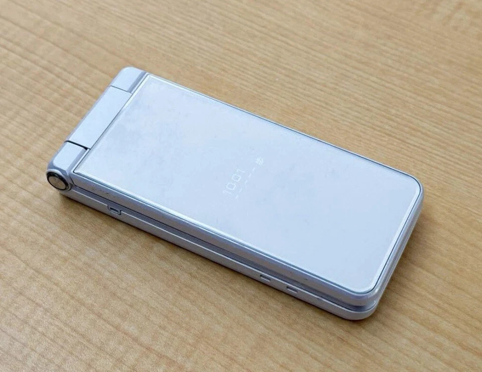 SHARP AQUOS Keitai 2 601SH 602SH White Flip phone Unlocked SIM Japan - Image 3 of 4