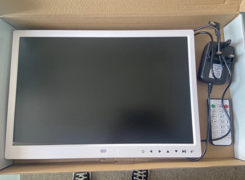 White Digital Photo Frame 14” with remote, in box eBay