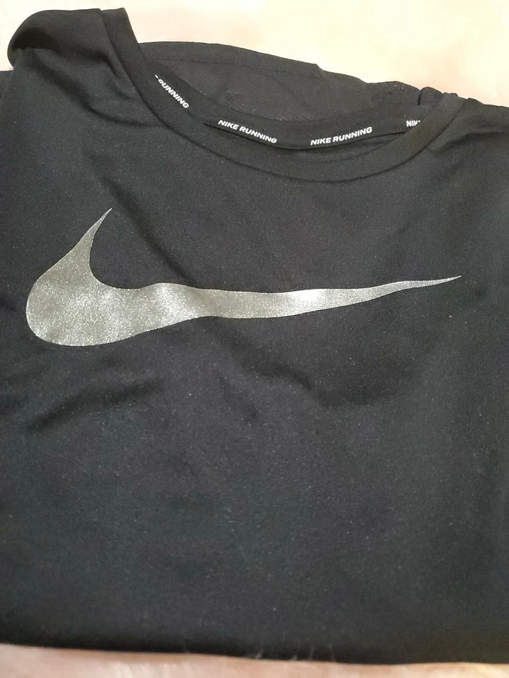 Top Nike Miler para mujer Foto 2 de 4