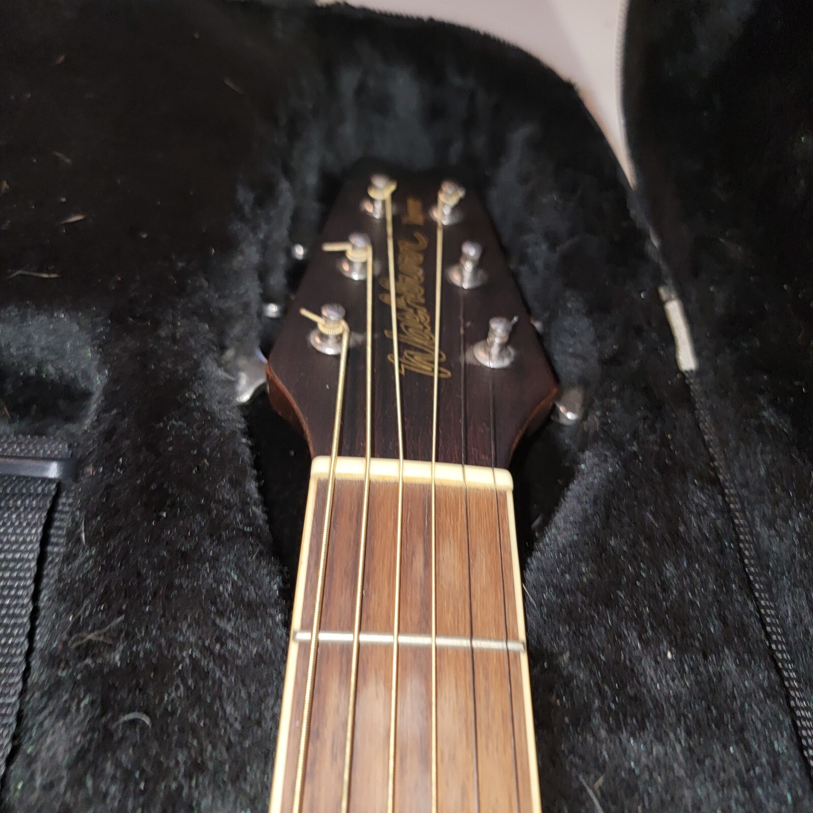 Washburn Rover RO10 Travel Guitar Hard, Case , Tuner, Strap, Excellent