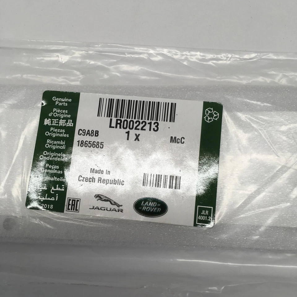 Land Rover Freelander 2 L359 2006-2014 emblema distintivo anteriore Land LR002213 originale - Immagine 3 di 4