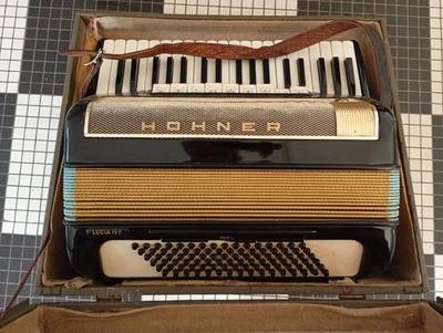ACCORDEON HOHNER LUCIA IV IVP 96 BASSES 37 touches avec sa valise (1960-1970) - Photo 1/4