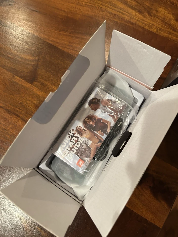 Altavoz portátil JBL Flip 7 impermeable inalámbrico Bluetooth camuflado Foto 2 de 4