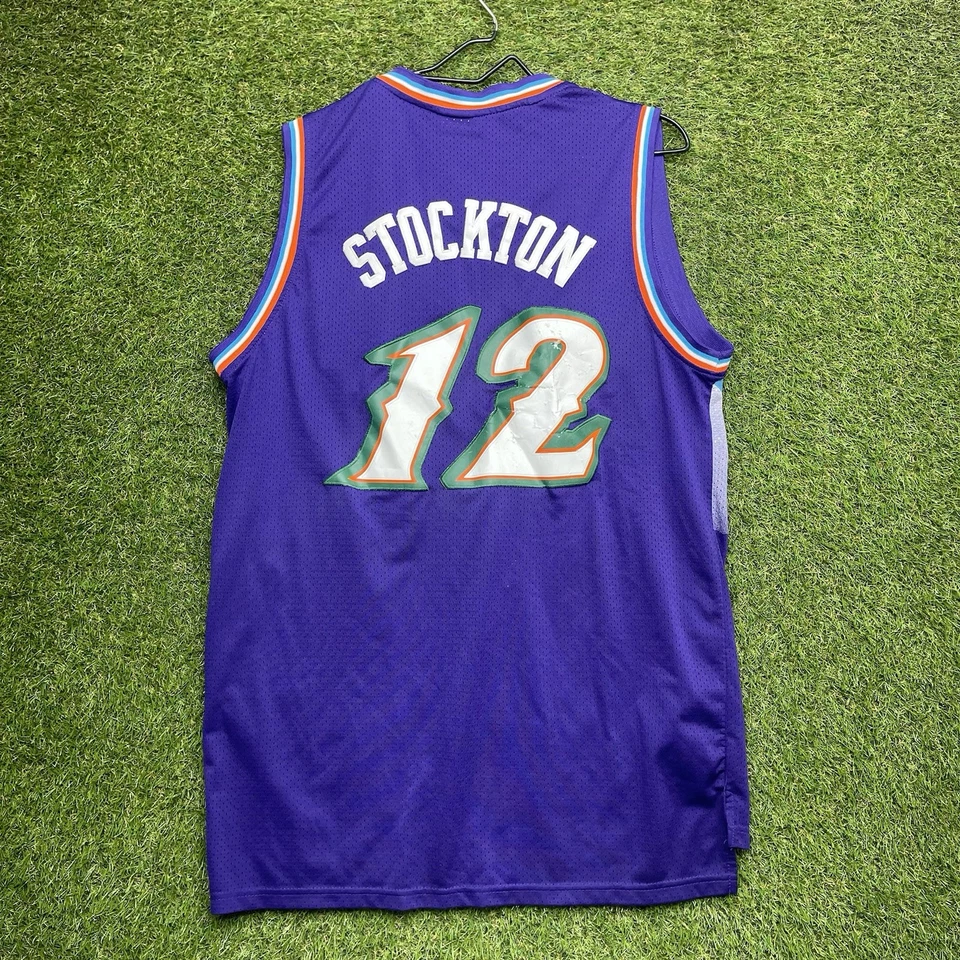 Camiseta Utah Jazz Para Hombres XL Púrpura Adidas #12 John Stockton Madera Dura Clásica Foto 2 de 4