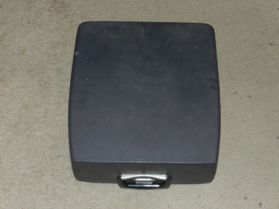 Olivetti Underwood 21 西班牙蓝色手动打字机带盒工作完好。 — 第 4/4 张图片