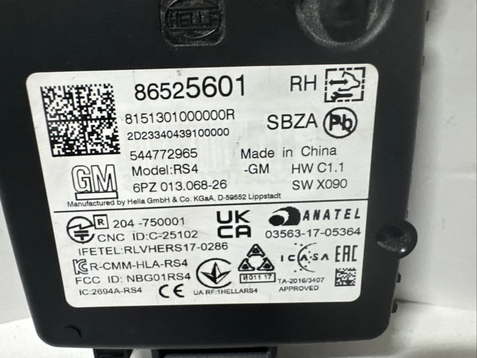 Sensor módulo de control de punto ciego pasajero derecho Chevrolet Trax 2024 2025 86525601 Foto 4 de 4