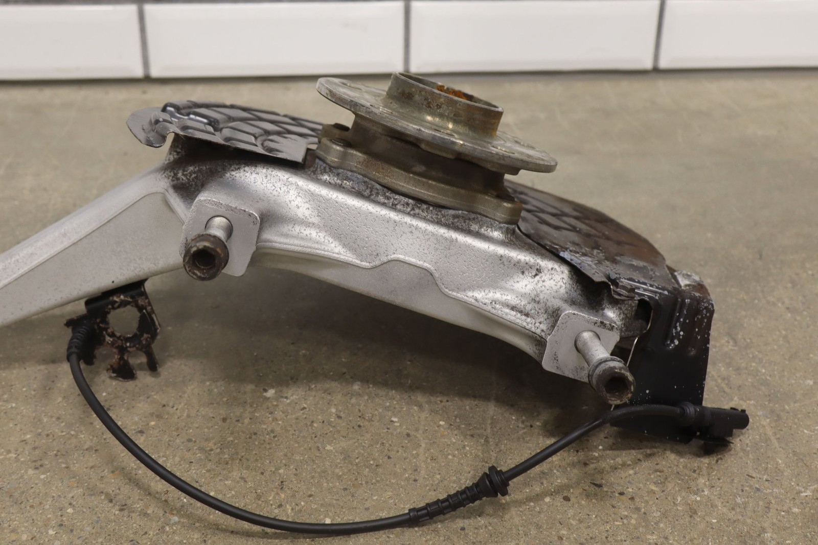 Maserati Ghibli 2014 Front Left Steering knuckles Set