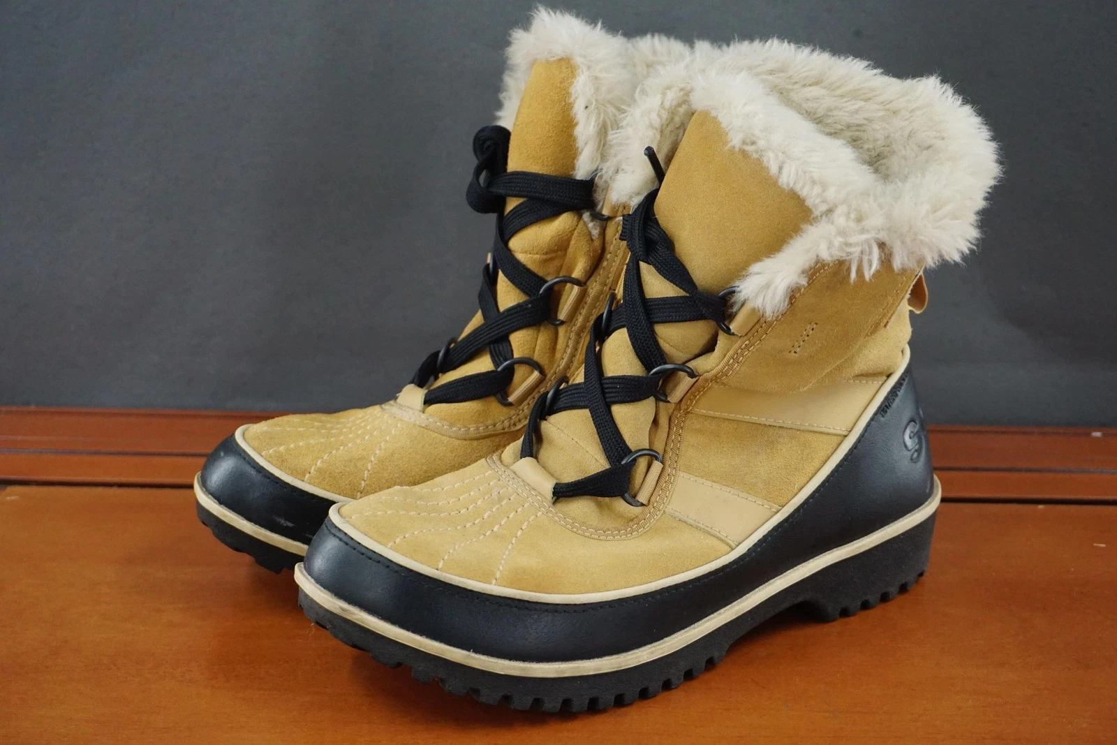 Sorel Boots Womens 7 US Beige Suede Waterproof Faux Fur Winter Snow Shoes LaceUp
