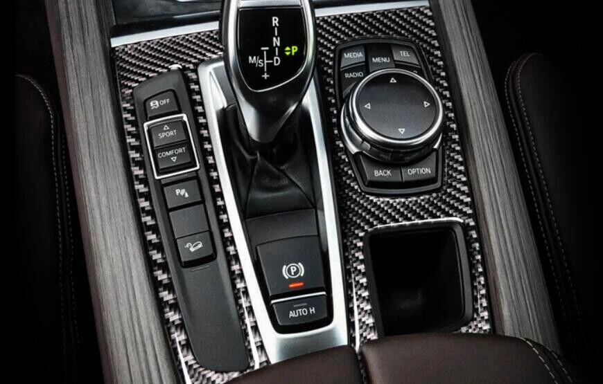 Cubierta de cambio de marchas de consola central de fibra de carbono de vinilo para BMW X5 X6 F15 2014-18 1* Foto 3 de 4