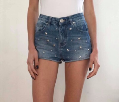 Short Blanc Avec Motifs Et Clous - Taille 8, Occasion Très Bon état