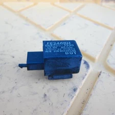 2002 Yamaha YZF R1 OEM TURN SIGNAL BLINKER RELAY FLASHER SWITCH