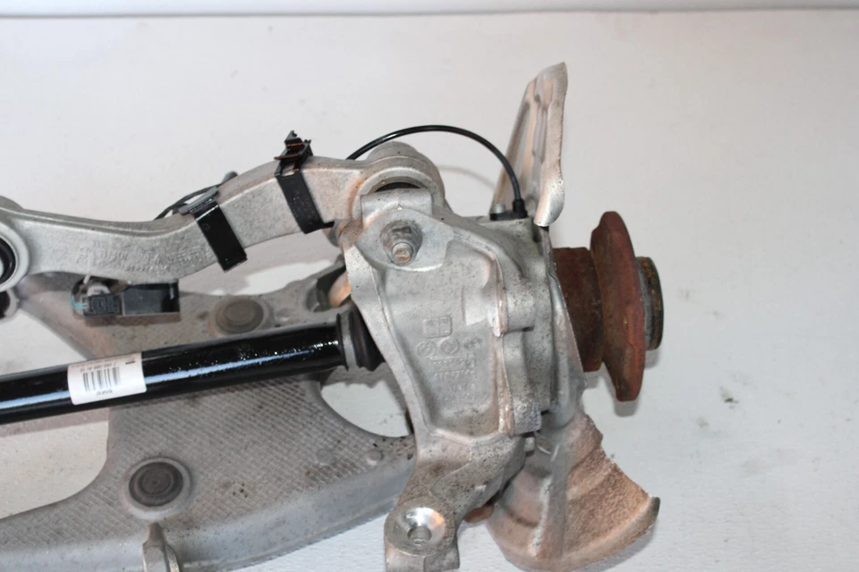 Eje trasero derecho rodillera buje nudillo eje portador OEM BMW F06 650i Gran Coupé Foto 3 de 4