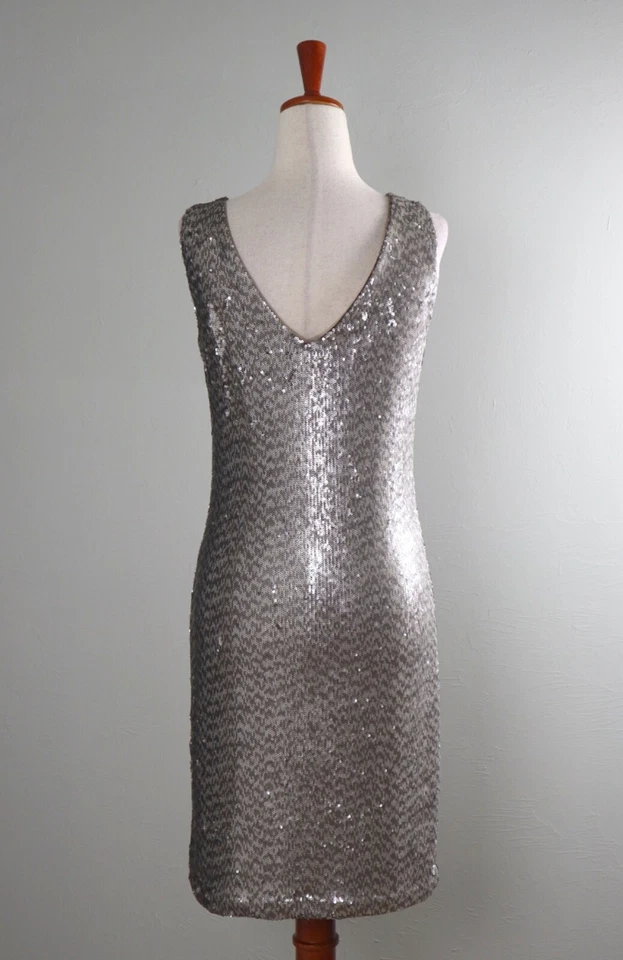 Vestido recto forrado con lentejuelas sin mangas WHITE HOUSE BLACK MARKET NUEVO CON ETIQUETAS $150 talla XS Foto 4 de 4