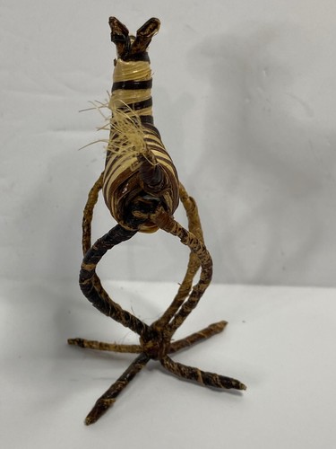 Porta tovaglioli statuina zebrata fatta a mano in fibra di banana Esther Kariuki arte dal Kenya - Foto 4 di 8