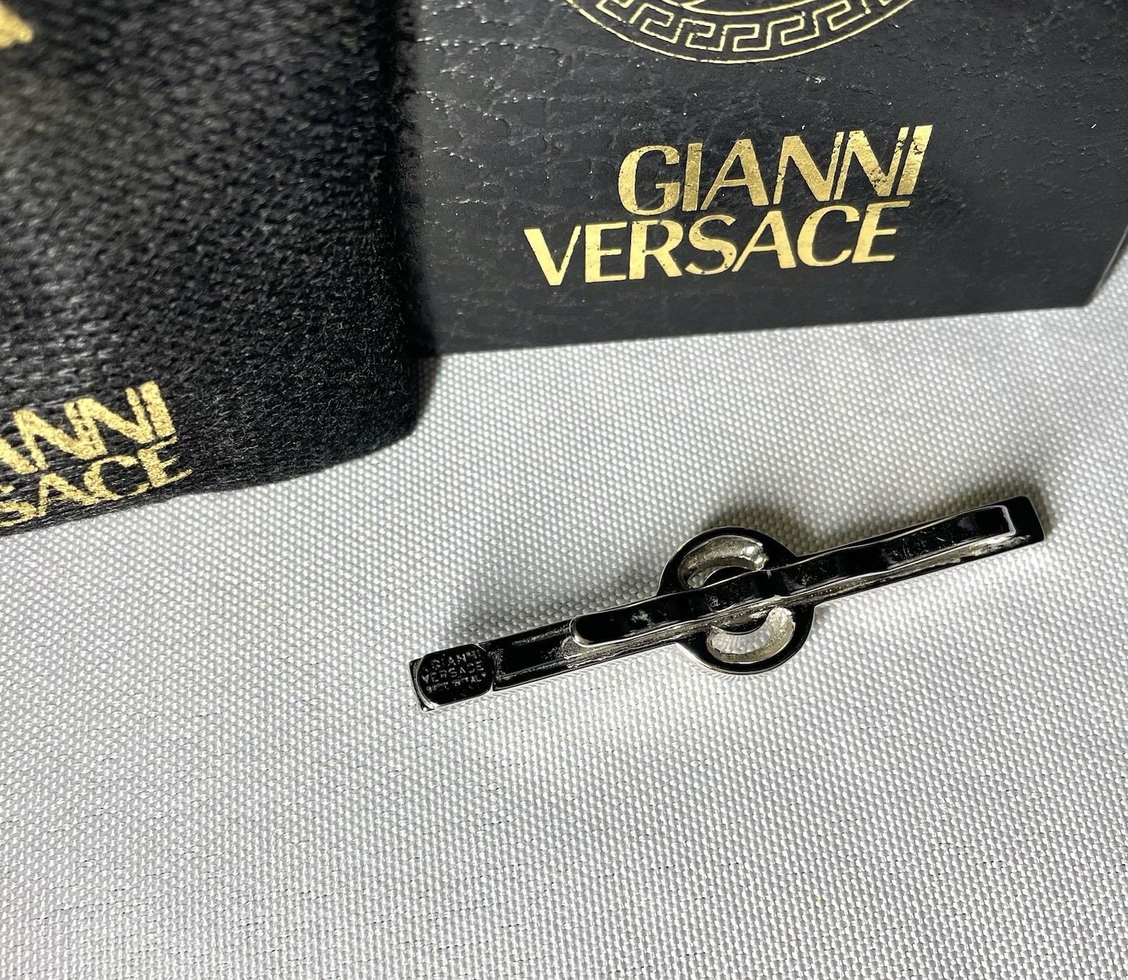 Auth Gianni Versace Greca Design & Black Stone Decor tie clip bar chrome silver thumbnail 8