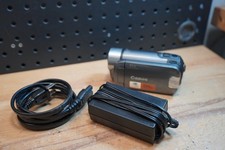 M Canon FS30 Digital Zoom Camcorder W Charger 